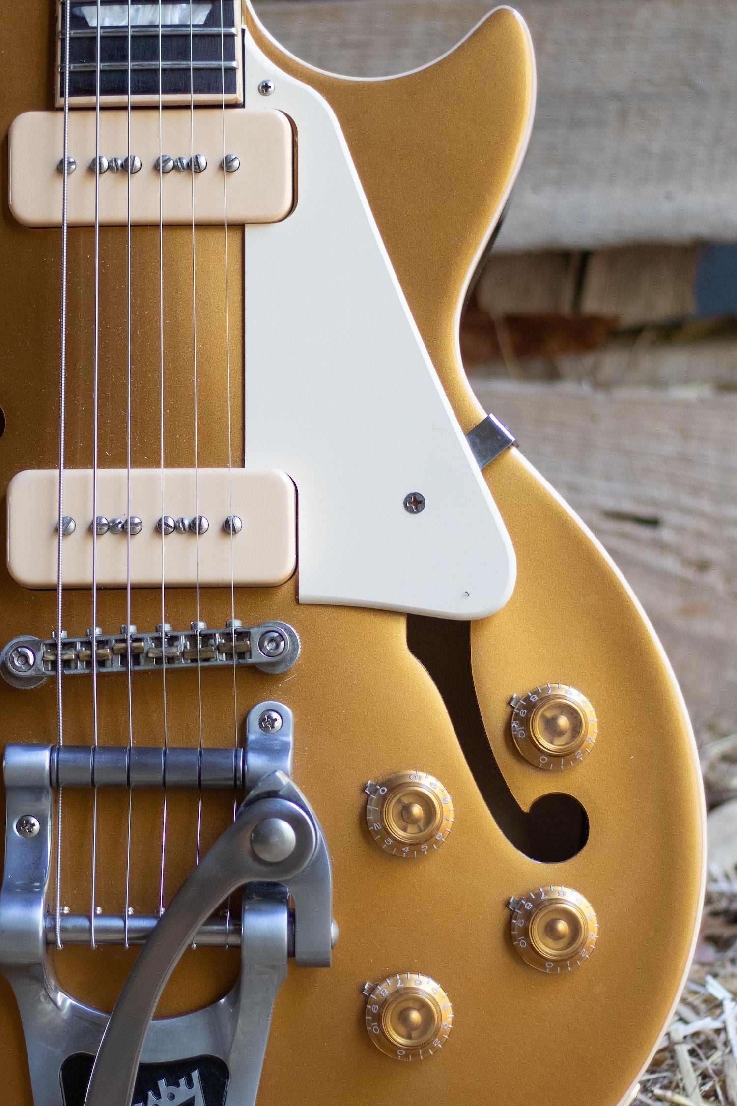 Guitar Refinishing Services: Nitro, Poly, Shellac & Oil finishes