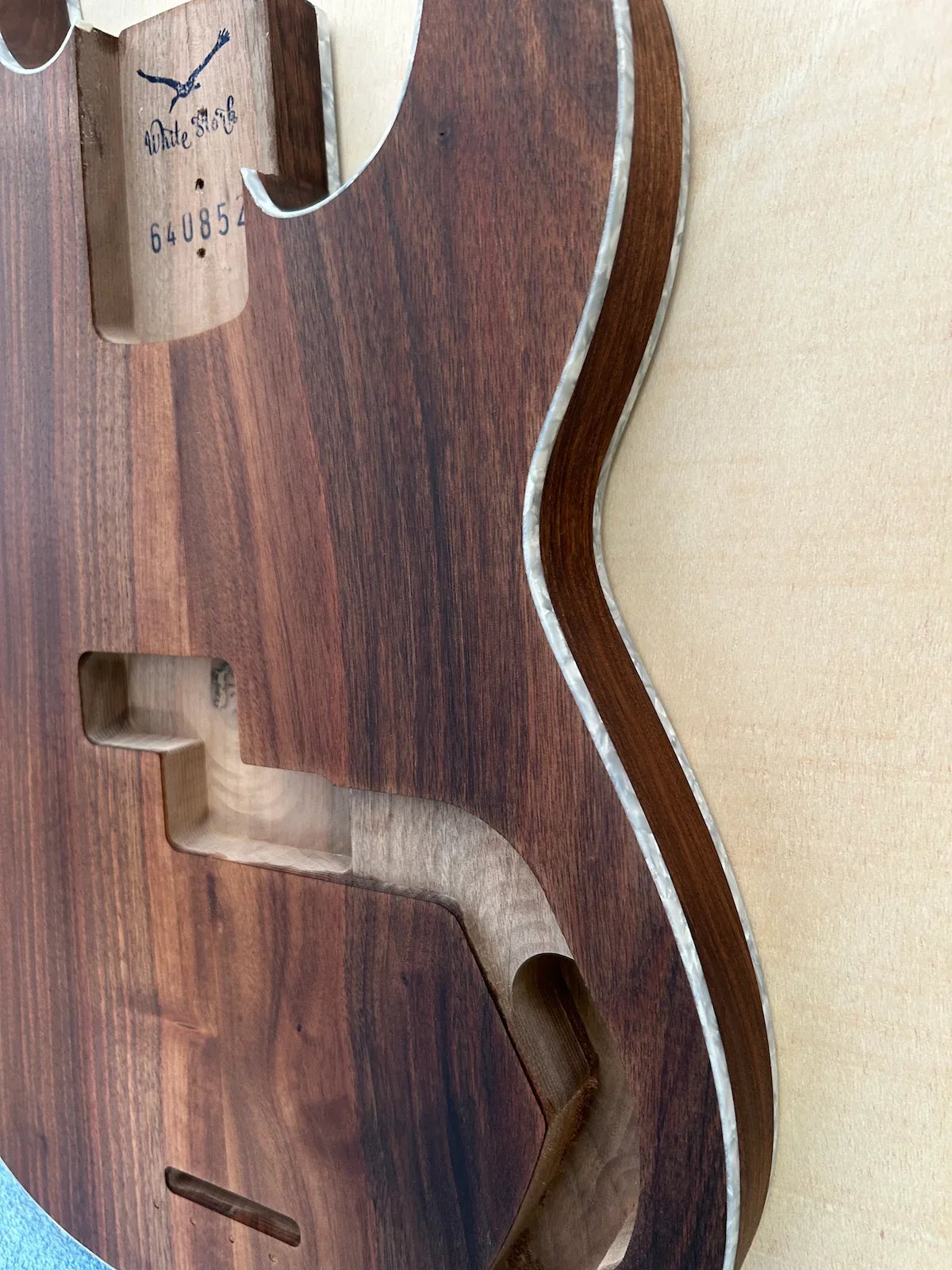 Walnut Precision Bass Style Body Oil Finish Pearloid Binding Detial 2