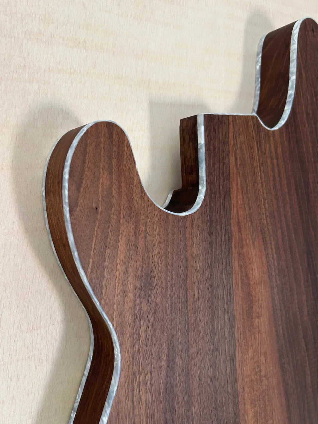 Walnut Precision Bass Style Body Oil Finish Pearloid Binding Detail 6