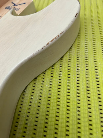 Relic PBass Slab Style Body White Blonde Nitro Finish 335545 Relic Detail 2